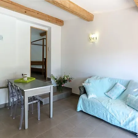 Lovely In Grimaud Near Seabeach Ferienhaus